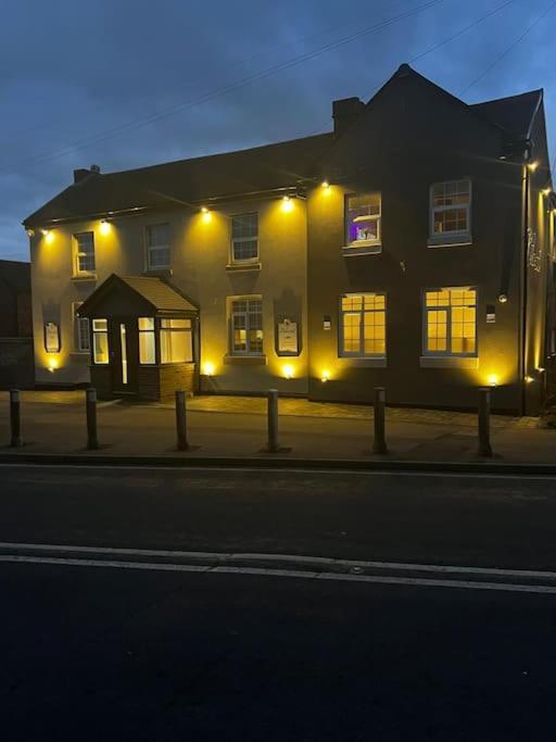 Luxury Countryside Stay - Waters Upton, Telford Exterior foto